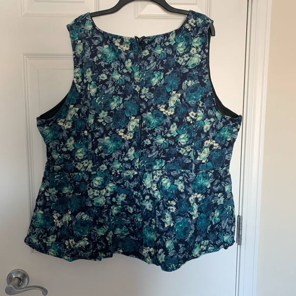 💙💚 Torrid Floral Print Peplum Top - Picture 5 of 5